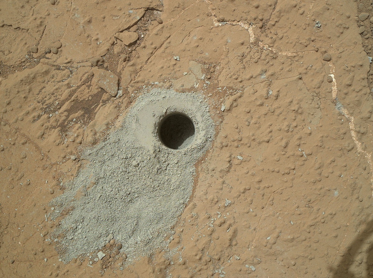Curiosity Rover Drills Into Mars Rock, Finds Water